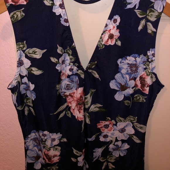 Floral top - Picture 4 of 6